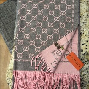 Gucci Pink and Gray Women's cashmere Scarf